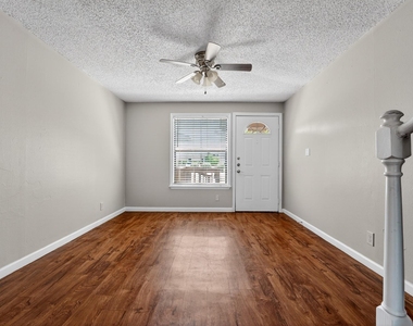 20600 Bonanza St - Photo Thumbnail 12