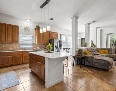 3512 Shellcastle Ln - Photo Thumbnail 8