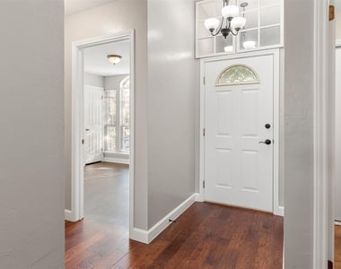 6802 Auckland Ct - Photo Thumbnail 3