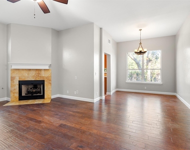6802 Auckland Ct - Photo Thumbnail 7