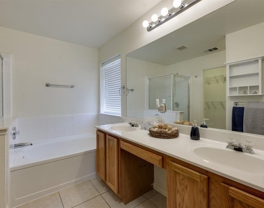 6007 Lone Star Ct - Photo Thumbnail 6