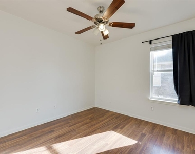 6007 Lone Star Ct - Photo Thumbnail 9
