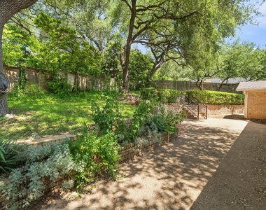 2802 Pecos St - Photo Thumbnail 28