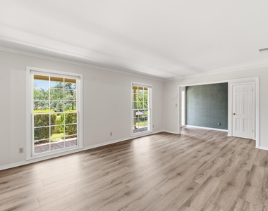 2802 Pecos St - Photo Thumbnail 14