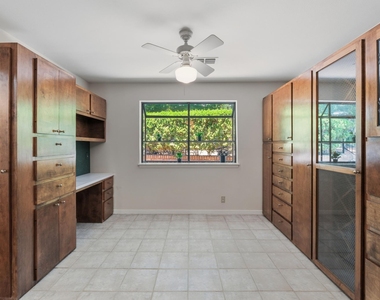 2802 Pecos St - Photo Thumbnail 9