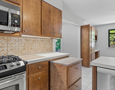 2802 Pecos St - Photo Thumbnail 8