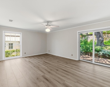 2802 Pecos St - Photo Thumbnail 16