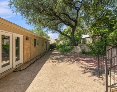 2802 Pecos St - Photo Thumbnail 26