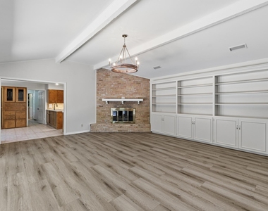 2802 Pecos St - Photo Thumbnail 2