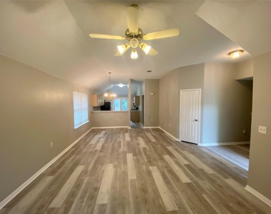 5710 Lark Creek Dr - Photo Thumbnail 2