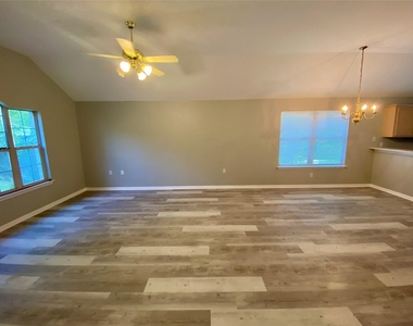 5710 Lark Creek Dr - Photo Thumbnail 1