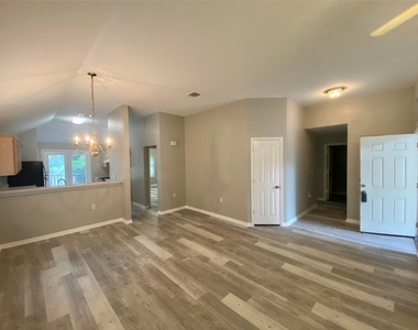 5710 Lark Creek Dr - Photo Thumbnail 3