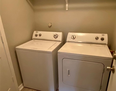 5710 Lark Creek Dr - Photo Thumbnail 15
