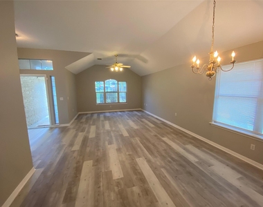 5710 Lark Creek Dr - Photo Thumbnail 11