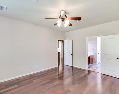 11300 Cherisse Dr - Photo Thumbnail 20