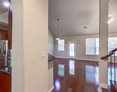 11300 Cherisse Dr - Photo Thumbnail 6