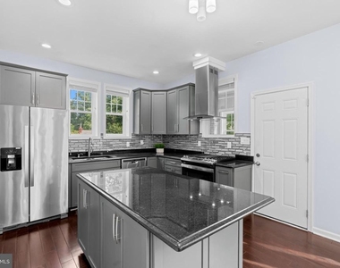 3418 Pennsylvania Avenue Se - Photo Thumbnail 5