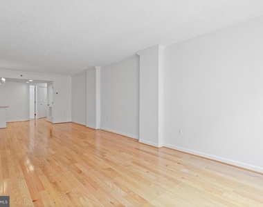 601 Pennsylvania Avenue Nw - Photo Thumbnail 4