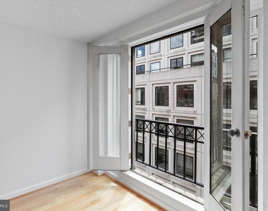 601 Pennsylvania Avenue Nw - Photo Thumbnail 3