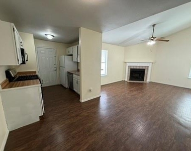 1220 Orchard Park Cir - Photo Thumbnail 5