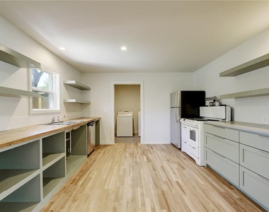 4804 Menchaca Rd - Photo Thumbnail 4
