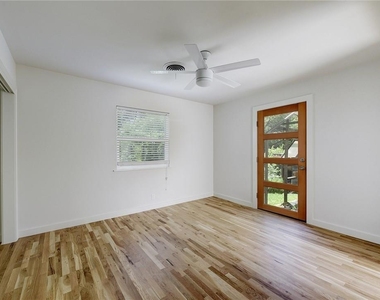4804 Menchaca Rd - Photo Thumbnail 14