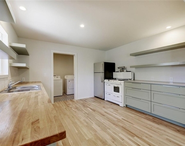4804 Menchaca Rd - Photo Thumbnail 7