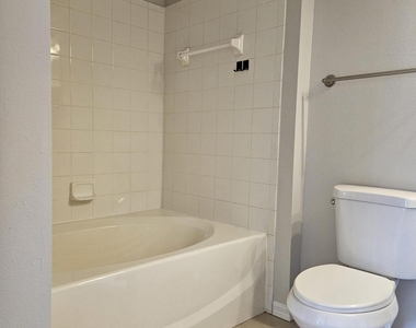 3591 Kernan Boulevard S - Photo Thumbnail 18