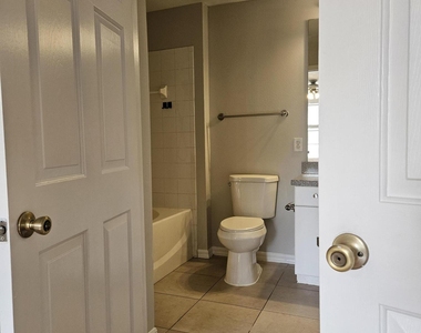 3591 Kernan Boulevard S - Photo Thumbnail 15