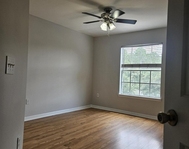 3591 Kernan Boulevard S - Photo Thumbnail 21