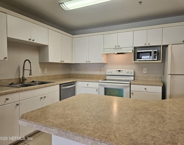 3591 Kernan Boulevard S - Photo Thumbnail 3