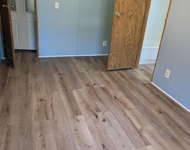 220 Guy Avenue - Photo Thumbnail 25