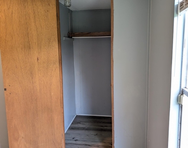 220 Guy Avenue - Photo Thumbnail 21