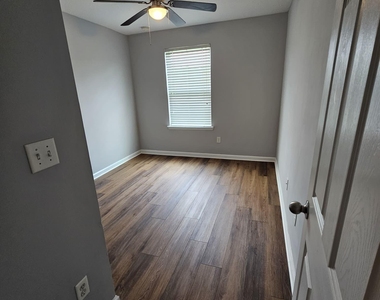 607 Reese Avenue - Photo Thumbnail 23