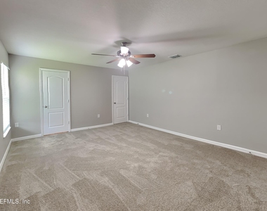 2 Riverina Drive - Photo Thumbnail 5