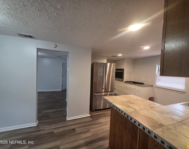 70 Robert Street - Photo Thumbnail 13