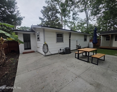 70 Robert Street - Photo Thumbnail 3