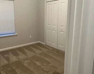 212 Brookgreen Way - Photo Thumbnail 27