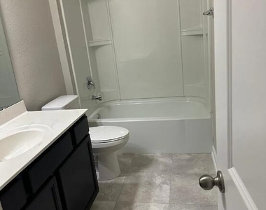 212 Brookgreen Way - Photo Thumbnail 17