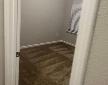 212 Brookgreen Way - Photo Thumbnail 15
