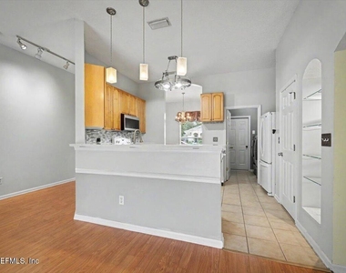 711 Sid Drive - Photo Thumbnail 8