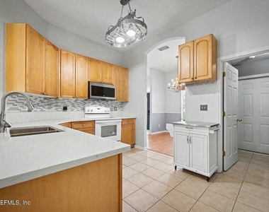 711 Sid Drive - Photo Thumbnail 9