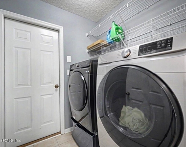 711 Sid Drive - Photo Thumbnail 12