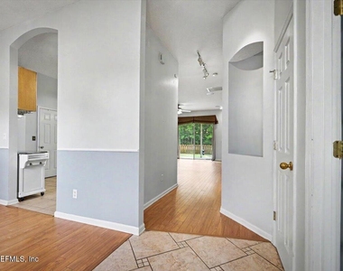 711 Sid Drive - Photo Thumbnail 7
