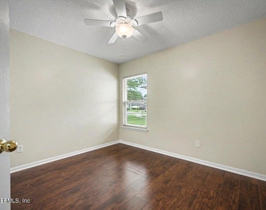 711 Sid Drive - Photo Thumbnail 13