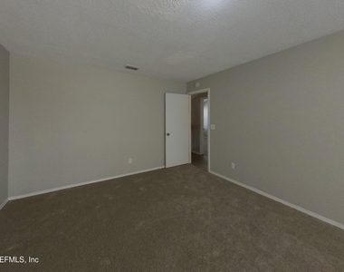 606 Radnor Lane - Photo Thumbnail 10