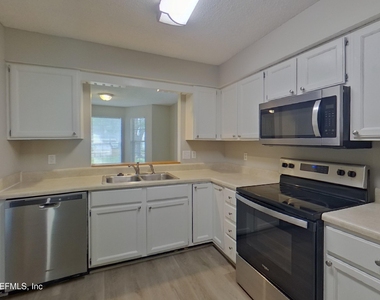 606 Radnor Lane - Photo Thumbnail 3