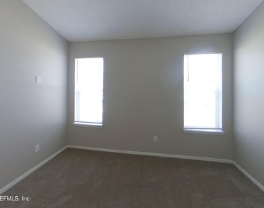 606 Radnor Lane - Photo Thumbnail 5