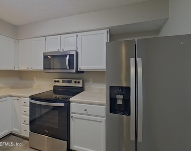 606 Radnor Lane - Photo Thumbnail 4