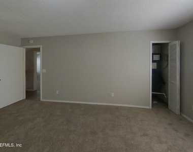 606 Radnor Lane - Photo Thumbnail 11